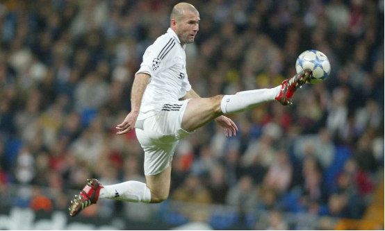 乐竞官网- 甘冈博物馆落成揭幕，展出齐达内亲笔签名战靴