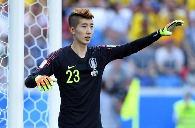  里尔门将神勇扑点，十人应战力保球门不失战平尼斯